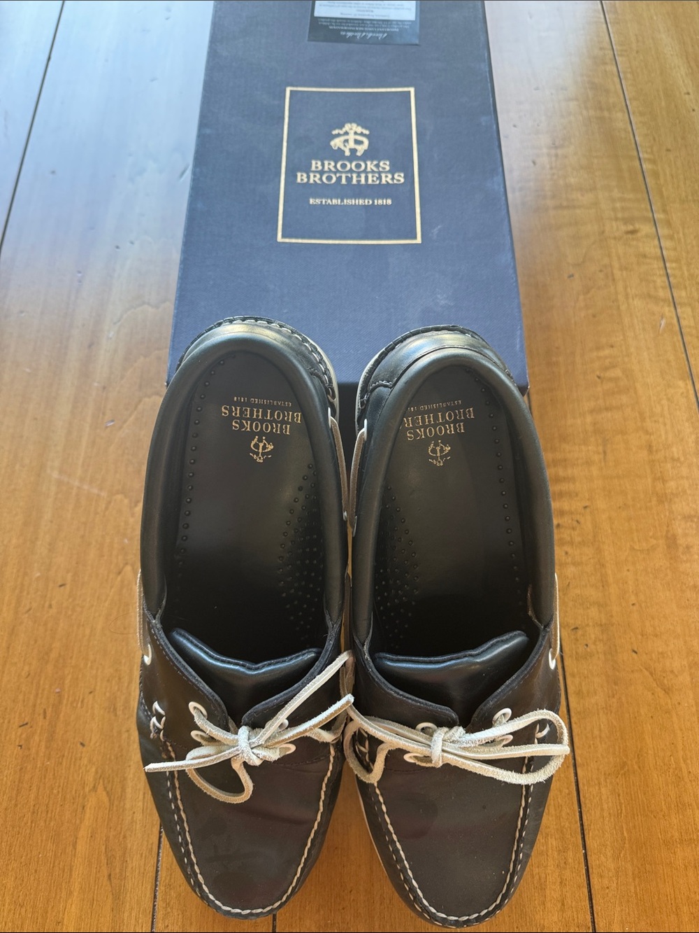 Brooks Brothers Men's Dark Brown Leather Boat Shoes with White Laces